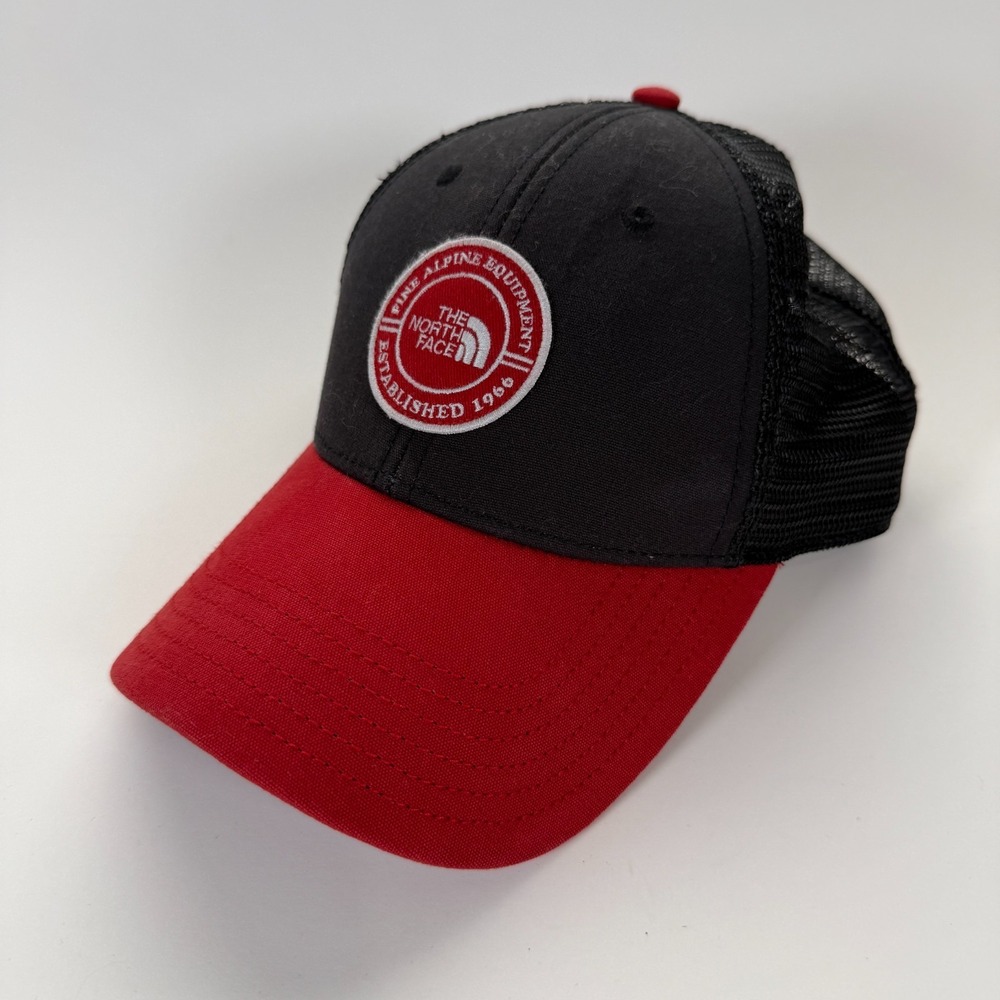 THE NORTH FACE Fine Alpine Equipment‎ Patch Snapback Trucker Hat Black Red O/S
